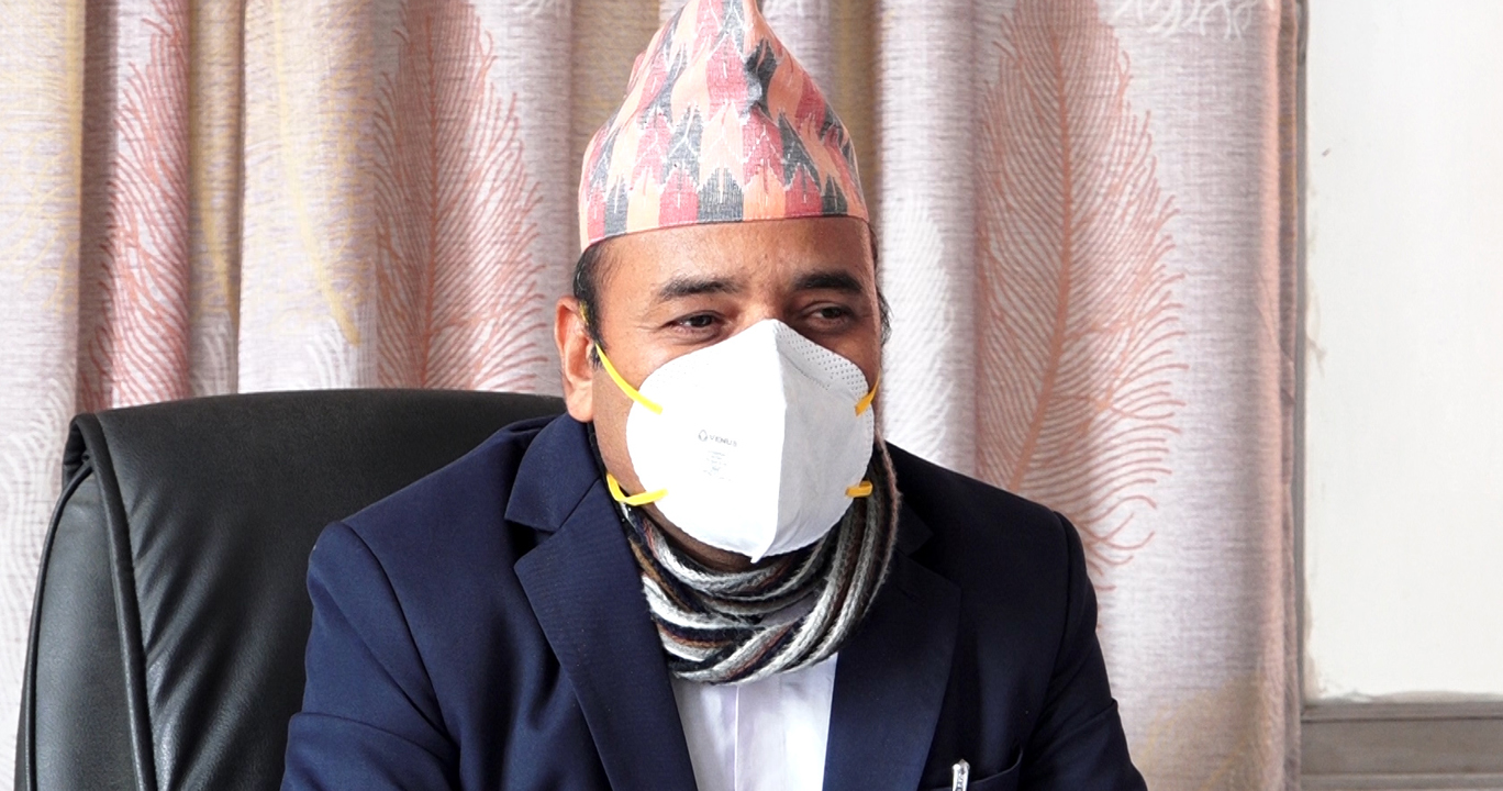 काठमाडौंका सहायक सीडीओलाई प्रश्न- सार्वजनिक सेवाका लागि खोप कार्ड अनिवार्य गर्दा व्यवस्थापनमा गाह्रो हुँदैन ?